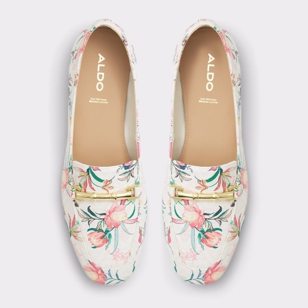 NWT Size 7 Aldo Boska White Floral Loafer